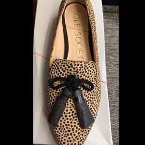 Dotted Tassel Loafer